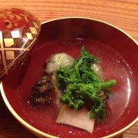 魚菜料理 縄屋 - 蒸しアワビと蕗の薹を練り込んだ餅のお碗