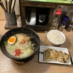 パイタンラーメン キャトル 鷹匠 - 