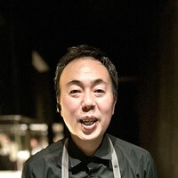 Simples - オーナーの井上シェフは大分県日田のご出身だが、奥さんの出身地である静岡に移住というよくあるパターン。静岡の食材でも魅力的なサスエ前田さんの魚介類に惹かれるのは当然でしょうね