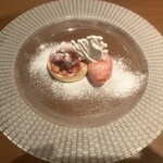 Brasserie mmm - いちごタルトのバラ風味