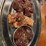 焼肉・ホルモン名嘉真 - ハツ、ハラミ、レバー