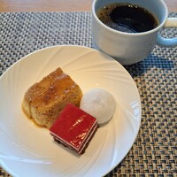 MIDO RESTAURANT PIC NIKA - 
