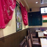Indian Restaurant D SAGARMATHA - 201406  サガルマータ  店内（座席より右まわり）⇒
