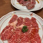 秋葉原 炭火焼肉 たん清 - 上カルビ、上ハラミ