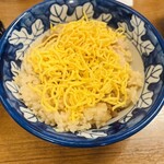 骨付鳥 一鶴 - とりめし¥534(グリンピースと紅生姜を排除してます)