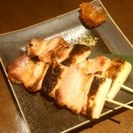 飲んべぇ食堂 らくだ屋 - 豚ロースねぎま串