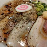 麺家 たけ田 - 牛骨スタミナらぁ麺アップ