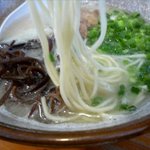 麺屋 菜々兵衛 - かやねトンコツ塩ラーメンの麺
