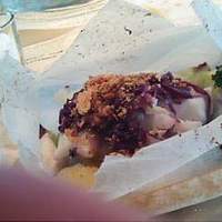 ウェロニカ ペルシカ - 北海道の真鯛を紙包み焼きにしていますが、八重山の塩とレモンでいただきます