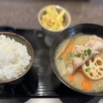 博多おでん自然薯 ちかっぱ堂 - ランチとん汁
