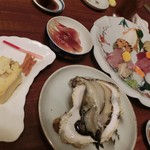 酒仙房　金生 - ＜2014年6月＞女子会～(^○^)。お刺身盛り合わせ、岩ガキ大、680円、茗荷の甘酢漬け2９0円、鰻まき、280円。