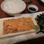 酒仙房　金生 - ＜2014年6月＞女子会～(^○^)。雲丹丼、1880円。ご飯は普通の盛りです。これを食べるために来たんです！(^○^)