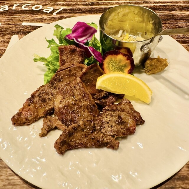 炭焼きグリル スクランブル（Charcoalgrill　SCRAMBLE） - 糸井（肉バル）の写真