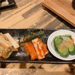 甲州精肉酒臓 - キムチ盛り合わせ