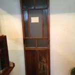 パンチャバティ - 古道具屋さんで見つけたという昭和の戸