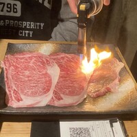 個室焼肉匠 - 名物驚愕の炙りユッケ1
