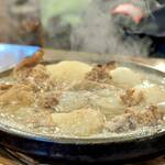 居酒屋くろ兵衛 - 牛すじ煮込み…湯気がゴイゴイスー！