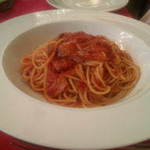 リストランテ ドンナロイヤ - ベーコンのトマトソース辛いの抜き