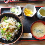 梅乃葉 - (第1回）活イカ丼（2050円）