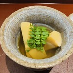 馳走 啐啄一十  - 【写真①】朝掘り筍(鹿児島県阿久根市)、鰹節2年寝かせと羅臼昆布のお出汁