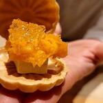 銀座 しのはら - あんぽ柿のフォアグラ最中