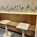 ラ・ブランジュリ・キィニョン - イートインスペース