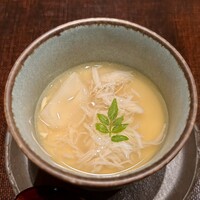 神楽坂 よこ田 - ズワイ蟹と百合根の茶碗蒸し
