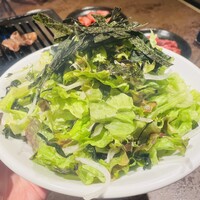 ヤキニク甲 - 味付けが絶妙！山盛りなのにあっという間になくなる美味さ！