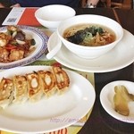 バーミヤン - ＋199円で、スープ→半ラーメン＋焼餃子に変更（ランチ）