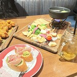 蜂蜜とチーズ BEEHOUSE 池袋店 - 