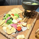 蜂蜜とチーズ BEEHOUSE 池袋店 - 