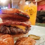 OVERWHELM HAMBURGER & BAR STAND - 