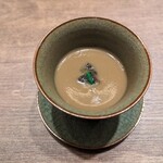 USHIGORO S. - モリーユ茸と和牛のコンソメ