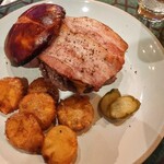 OVERWHELM HAMBURGER & BAR STAND - 