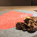 USHIGORO S. - 黒舞茸と厳選部位 焼きしゃぶ