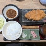とんかつ新宿さぼてん - 熟成三元麦豚ロースかつ