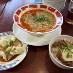バーミヤン - 料理写真:選べるバ三得セット(酸辣湯麺,チャーマヨ丼,紅湯皿雲呑,ドリンク付き)