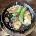 あひーじょバル＆ごはん 山ぶどう - アヒージョ