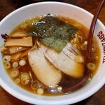 南京飯店 - 醤油ラーメン