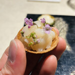 Simples - 真イカと玉ねぎのピュレを合わせたタルト