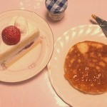 Furo Puresuteju - 今日のモーニング☀️
                      ショートケーキとパンケーキ