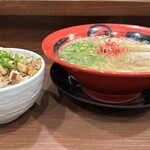 長浜ラーメン とん平  - 