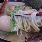 麺や　つるり - 中細ストレート麺