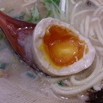 麺や　つるり - サービスの味玉