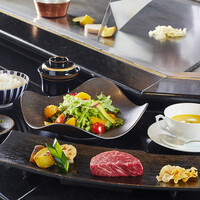 10月ー【平日限定スペシャルランチ】国産牛F1サーロイン80gの鉄板焼ランチ