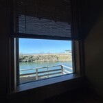 鬼怒川 竹やぶ - 窓際のお席からは鬼怒川が見渡せます