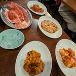 ホルモン焼 千歳 - だいちゃん、豚バラ、テッチャン、ガツ、上カルビ