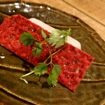 ウエストパパ - 里芋のフムスとクリームチーズ・クミン風味・ビーツのクラッカー添え