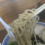 純とんこつ無双 - 喉越しで食べるのがここの麺を食べる僕の食べ方
