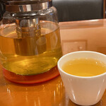 中国食府 双龍居 - 『茉莉花茶』ジャスミン茶　大きなポットで提供されます。　何杯分あるんだろ？